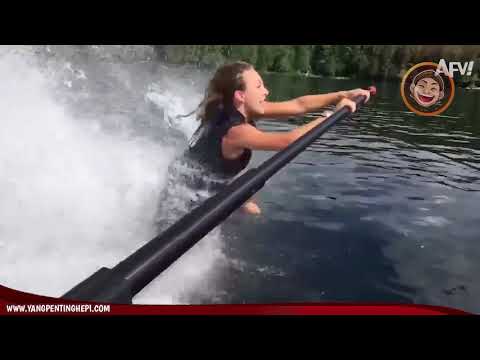 berselancar-di-pantai