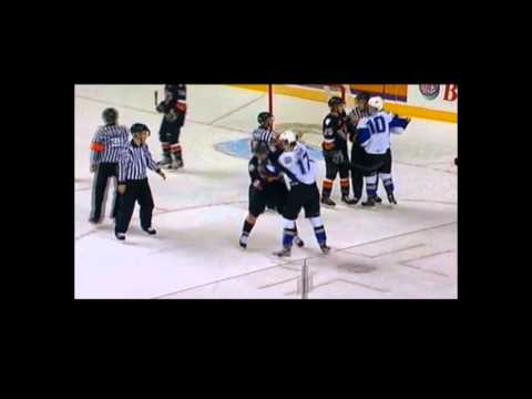 Adam Lowry vs Spencer Humphries