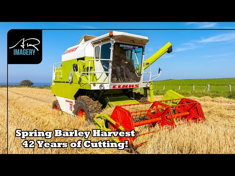 42 Years of Harvest | Claas Dominator 76 | Cutting Spring Barley