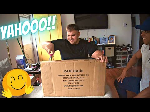 My friend bought the Isochain! |Unboxing + Thoughts