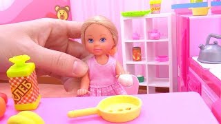 Barbie baby doll videos - Barbie & Chelsea in 