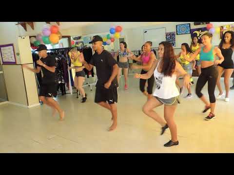 Aula de Passinho (CL Fabulloso e Leony Lopes)