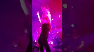 good listener - Don Broco, front row Paris, 22.05.2018