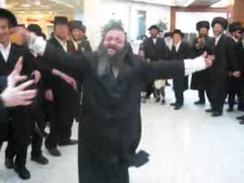 Chasidem Dancing at Chasina in Yerushlaim