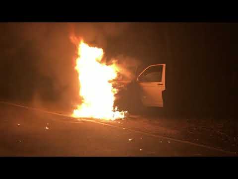 Auto brennt am Diemelsee komplett aus