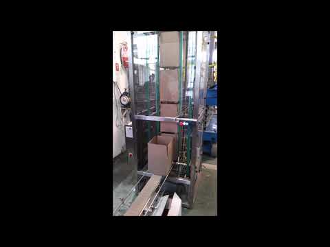 Step elevator for empty boxes