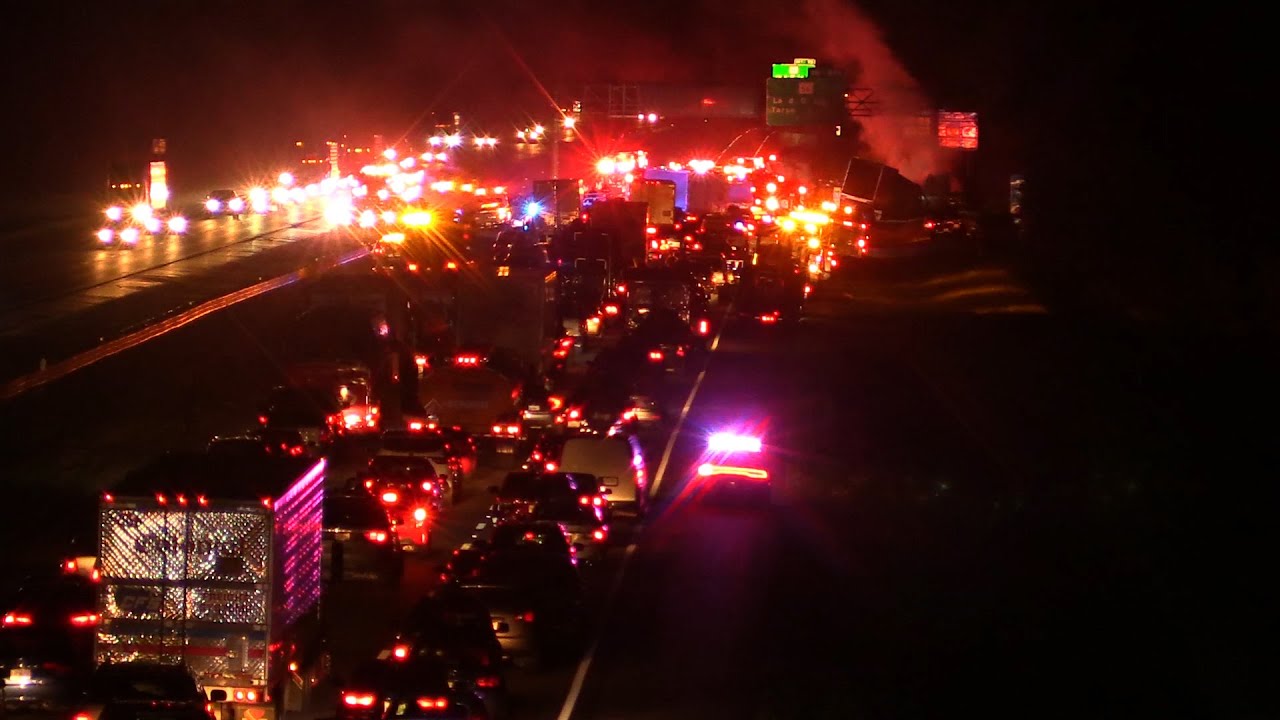 Fiery, eight-vehicle crash shuts down Interstate 75 in Tampa