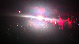 A Qui la faute live in Boston