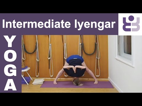 20 minute Intermediate Iyengar Yoga Sequence with Lin