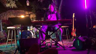 Nahko Bear - Die Like Dinoz