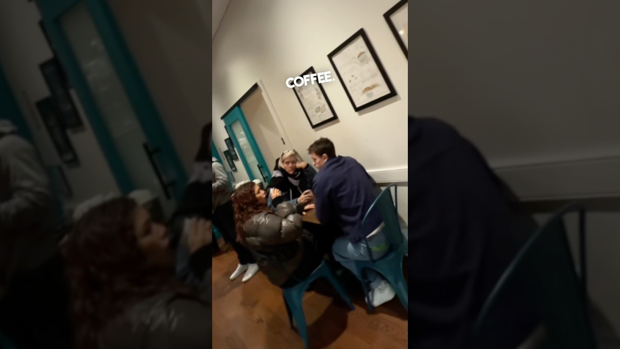 Zendaya 젠데이아, 코트 위 여신으로 강림! 런던 프리미어 룩 완벽 분석 사진