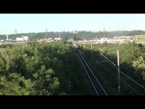 Tren de marfa pleaca din Suceava Vest cu 30 containere tras de EA883 - 07.06.2015