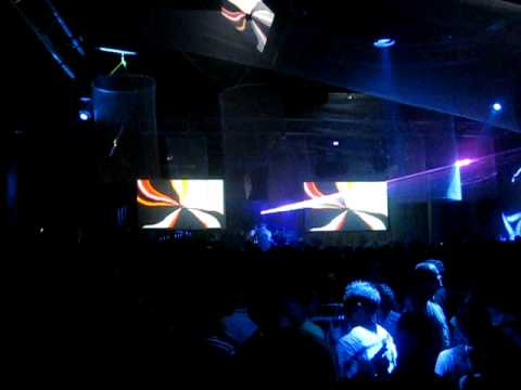 Roger Sanchez rockin Karu & Y