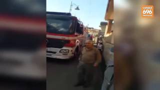 video-pago-la-casa-va-a-fuoco-salvi-due-anziani