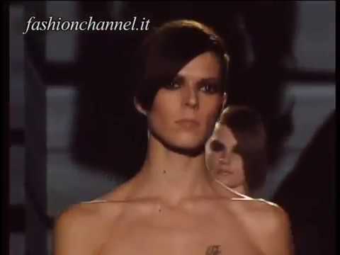 "Gucci" Spring Summer 2001 Milan 4 of 4 pret a porter woman by FashionChannel