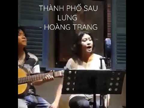 Thành phố sau lưng - Hoàng Trang