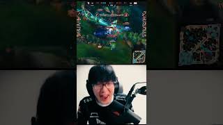 LoLが上手すぎる人達のプレイに大興奮のUG - Worlds2023 Semifinals T1 vs JDG #Shorts