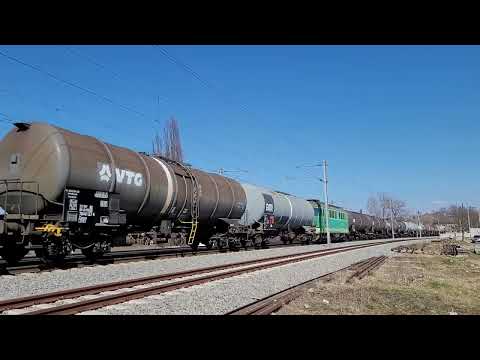 Blaj: freight train (Vest Trans Rail). Locomotives 40-0739-5 + 40-0081-2