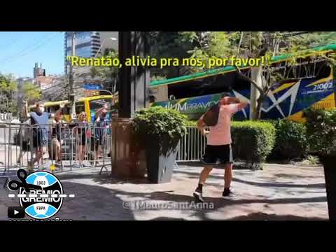 Torcedor Gremista pede para Renato "Aliviar" e recebe sinal de positivo | Cortes do Grêmio