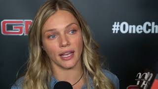 Chicago PD's Tracy Spiridakos Sings & Dances On The #OneChicagoDay Red Carpet