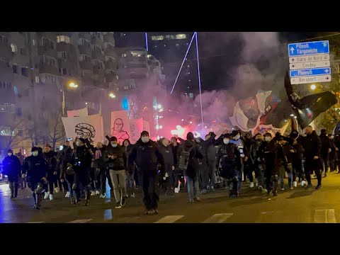 PELUZA NORD A AJUNS IN GROAPA! IMAGINI CU ULTRASII FCSB INAINTE DE DERBYUL CU DINAMO