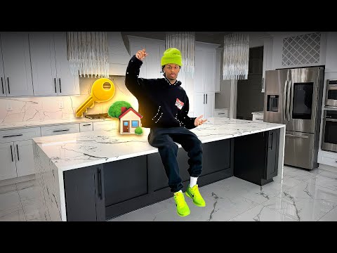 IM MOVING.. PICKING UP THE KEYS TO MY NEW HOUSE