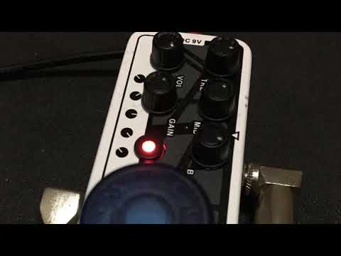 EMG 81 vs Seymour Duncan Blackouts AHB-1 with Mooer 005, thraaaaashhh!