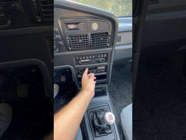 Vídeo relacionado con Haptufer Reproductor de Casete EstéReo Retro Negro Cinta de Casete MúSica Audio Reversa AutomáTica con Bluetooth