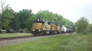 preview picture of video 'UP SD60 2223, UP Dash 9, UP GP15-1 678 lead MPRAS-07!!!!! (05/08/2011)'