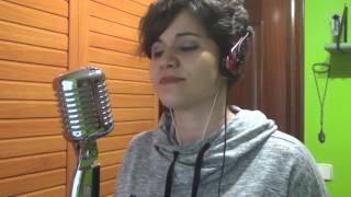 Noe cantando "Sola" (Diana Navarro)