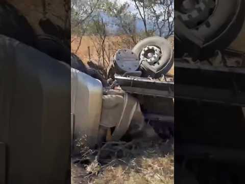 Motorista perde a vida preso às ferragens após carreta sair da pista no Norte de Minas