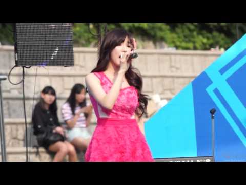 SNSD TaeTiSeo -  Baby Steps  @ Kyungbok Family Festival 2013