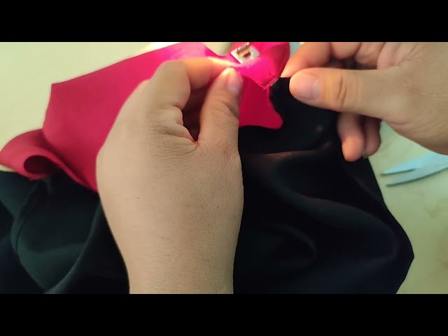 Vídeo relacionado con Various Capa Blacno con Capucha Terciopelo Disfraz de Vampiro Halloween y Carnaval,Capa Disfraz Adulto para Mujer y Hombre, 135cm