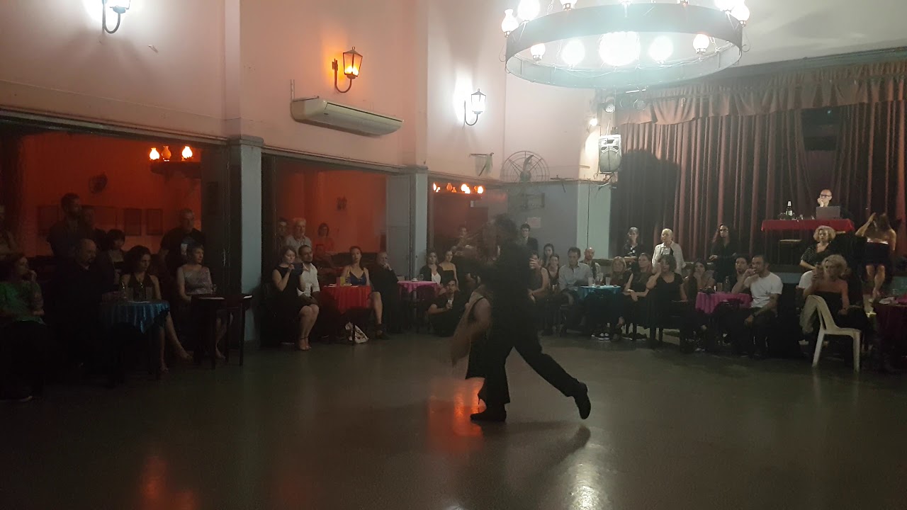 Video thumbnail for CAROLINA GIANNINI y LEO DI COCCO en Viva La Pepa Milonga (2/2)