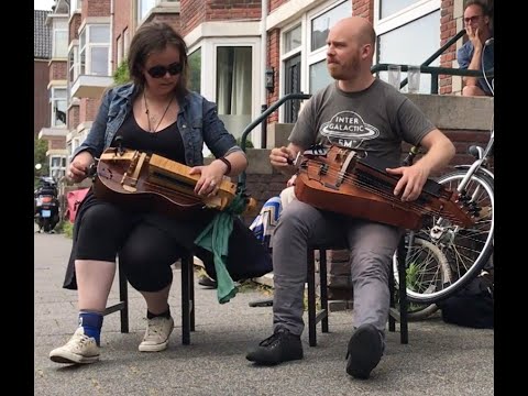 Heidro - played by Sanne and Jimi on hurdy gurdy