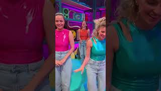 K3 RAADT HUN EIGEN LIEDJES!! #ketnet #ketnetopvrtmax #k3 #hallokroket