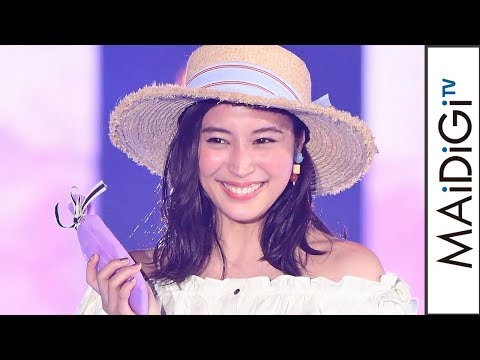 広瀬アリス、ガールズアワードで&ldquo;トリ&rdquo;　ガーリーな白ワンピ＆麦わら帽で夏の装い　「ガールズアワード 2018 S／S」
