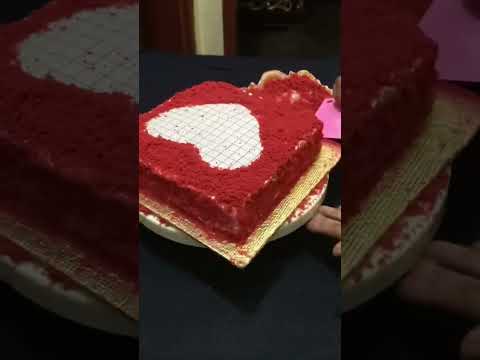 Red velvet cake icing and designing