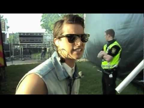 Backstage i Eskilstuna med Eric Saade & Ola Lustig