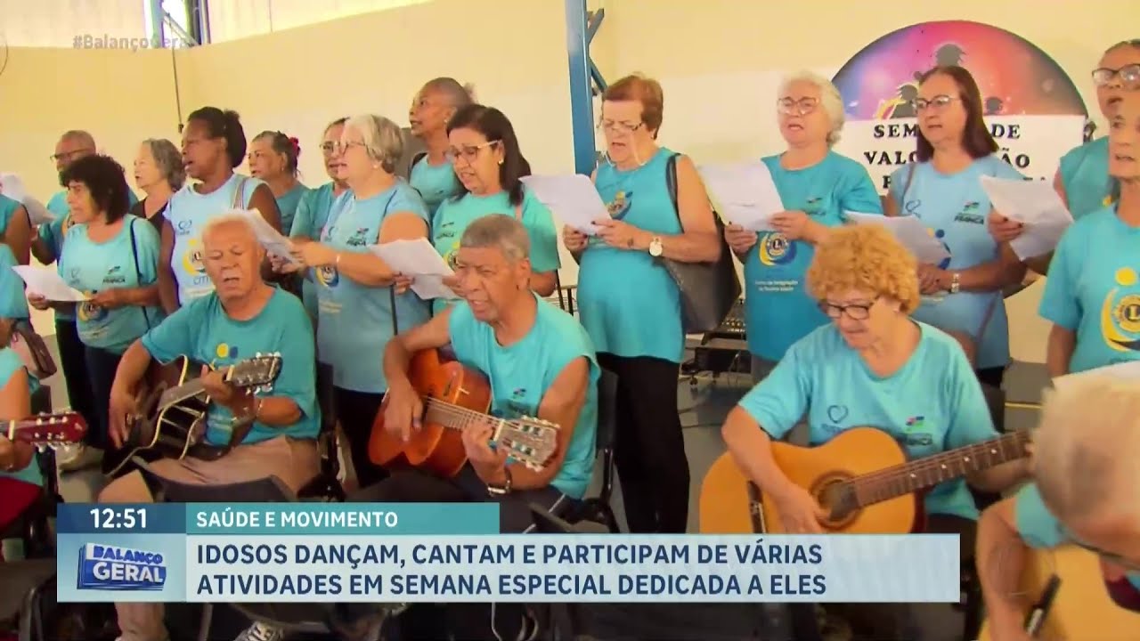 Idosos dançam, cantam e participam de várias atividades em evento especial, em Franca