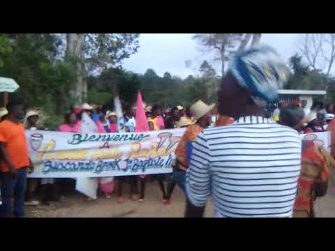 Anviwè gwolo rara tap met plezi Nan plak Café Lompré