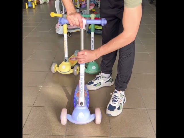 Дитячий триколісний самокат LION музика, підсвітка Жовтий