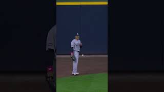 Brice Turang and the Brewers walk it off against the Yankees!