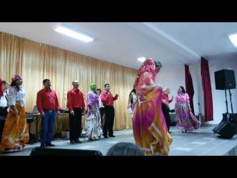 Spectacolul din ghirbom (dansuri țigănești )