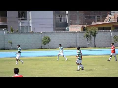 Internacional Junior - FC De la Salle Liga de futbol Yanahuara 14/04/13 www.ovaciondelsur.com