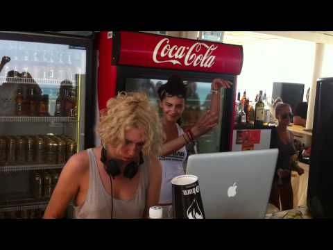 Abelle @ ARMA KaZantip Z19 - 2011 (Arma17, White Bar)