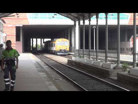 CP 592 DMU 592-094 arrives at Viana do Castelo