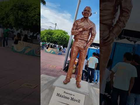 monumento a Máximo Móvil, plaza "Juancho Rois" en San Juan del Cesar, La Guajira