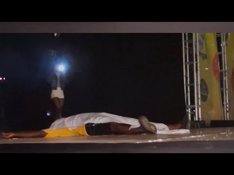 PERFORMANCE DA ÉAPOLÍCIA NO FESTIVAL FAST-FOOD (2023)