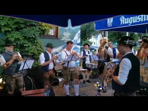 Sechzger Marsch der neu gegründeten Musiksparte des TSV 1860 München